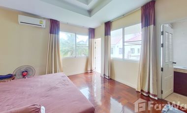 6 Bedroom House for sale at Lanna Thara Village