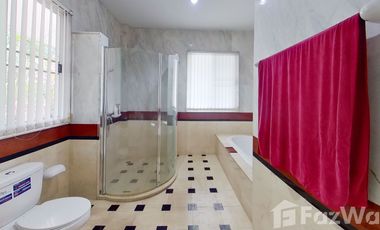 6 Bedroom House for sale at Lanna Thara Village
