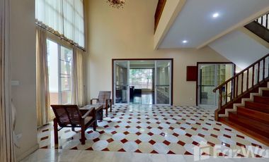 6 Bedroom House for sale at Lanna Thara Village