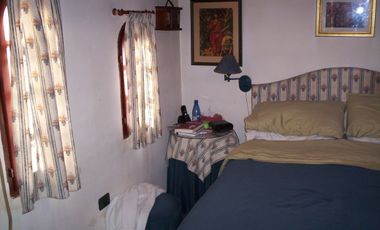 Casa ubicada a 300 metros de Avenida Berlín .