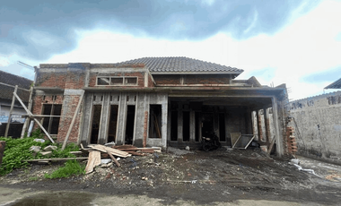 Rumah Proses Bangun Di Ngaglik Dekat Kampus UGM