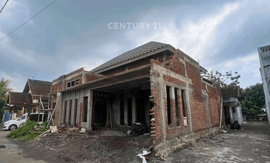 Rumah Proses Bangun Di Ngaglik Dekat Kampus UGM