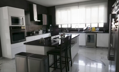 INCREIBLE RESIDENCIA CON ACABADOS DE LUJO