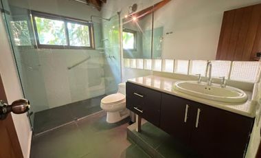 casa en arriendo en loma de las brujas. Cod A55612