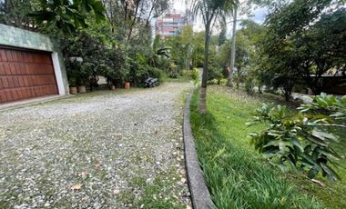 casa en arriendo en loma de las brujas. Cod A55612