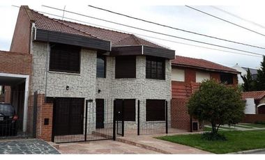 Chalet 5 amb (Gral. Paz 4200)