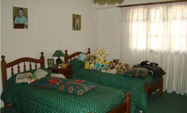 Chalet 5 amb (Gral. Paz 4200)