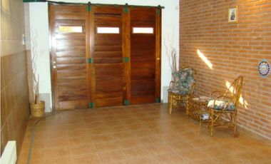 Chalet 5 amb (Gral. Paz 4200)