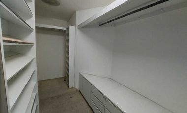 ALQUILO CASA DUPLEX PARA USO COMERCIAL EN MARBELLA 500 METROS