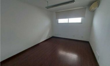 ALQUILO CASA DUPLEX PARA USO COMERCIAL EN MARBELLA 500 METROS