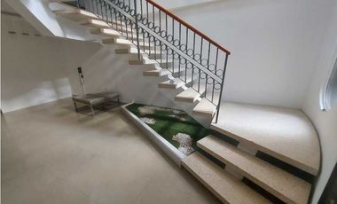 ALQUILO CASA DUPLEX PARA USO COMERCIAL EN MARBELLA 500 METROS