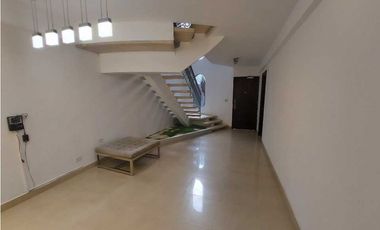 ALQUILO CASA DUPLEX PARA USO COMERCIAL EN MARBELLA 500 METROS