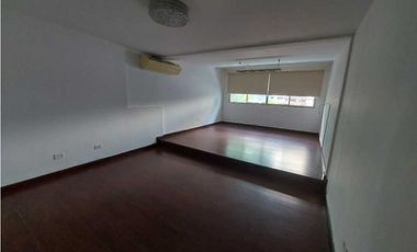 ALQUILO CASA DUPLEX PARA USO COMERCIAL EN MARBELLA 500 METROS