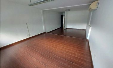 ALQUILO CASA DUPLEX PARA USO COMERCIAL EN MARBELLA 500 METROS