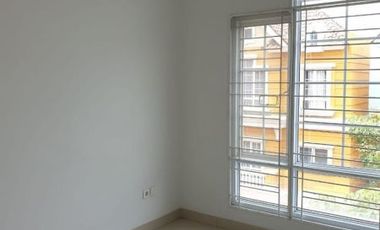 Disewa Rumah Omaha Village Paramount Gading Serpong Jl Meredith 55 Kosong Bersih Nyaman