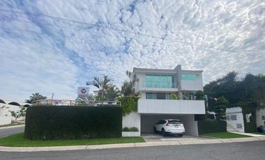 CASA EN VENTA EN LOMAS DE COCOYOC