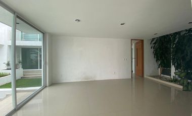 CASA EN VENTA EN LOMAS DE COCOYOC