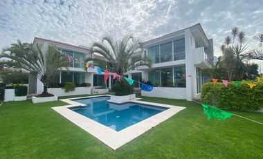 CASA EN VENTA EN LOMAS DE COCOYOC