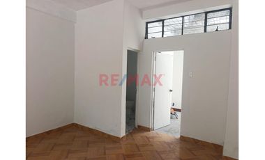 Se Alquila Local Comercial En Santa Beatriz - Cercado De Lima