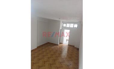 Se Alquila Local Comercial En Santa Beatriz - Cercado De Lima