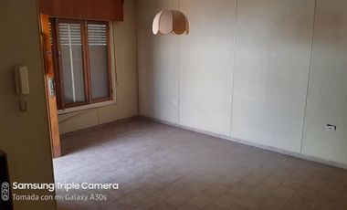 VENDO MAGNIFICA PROPIEDAD ZONA RESIDENCIAL... CESAR BERTOLOTTO (Movil: 351 519----)