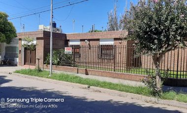 VENDO MAGNIFICA PROPIEDAD ZONA RESIDENCIAL... CESAR BERTOLOTTO (Movil: 351 519----)