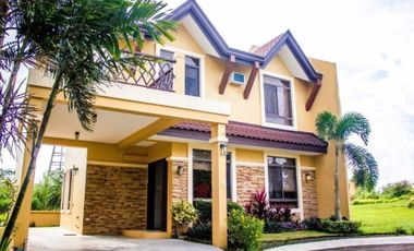 Experience pleasure in owning a NEW Villa facing the Fairway with sustained income in Silang close to TAGAYTAY