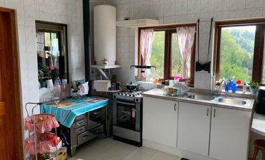VENDE HERMOSA Y AMPLIA CASA + 10.000 m2 terreno