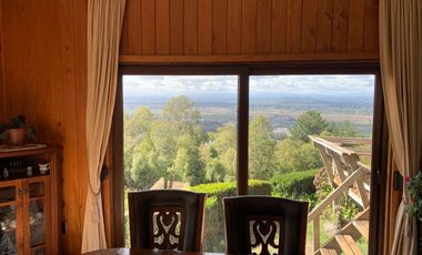 VENDE HERMOSA Y AMPLIA CASA + 10.000 m2 terreno