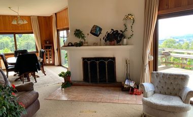 VENDE HERMOSA Y AMPLIA CASA + 10.000 m2 terreno