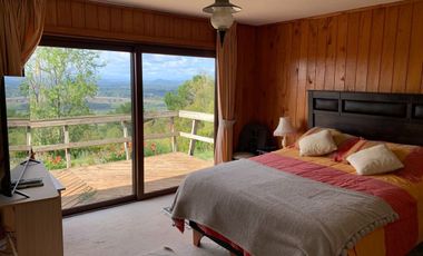 VENDE HERMOSA Y AMPLIA CASA + 10.000 m2 terreno