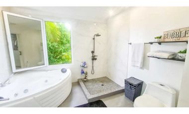VENTA DE CASA EN VILLA ZAITA TIENE PANELES SOLARES