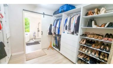 VENTA DE CASA EN VILLA ZAITA TIENE PANELES SOLARES