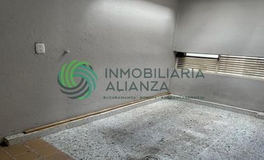 apartamento en venta en cabecera del llano. Cod V61581