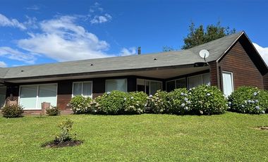 Casa en venta de 4 dorm. en Puyehue