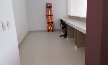 consultorio en arriendo en avenida 30 de agosto. Cod A5498