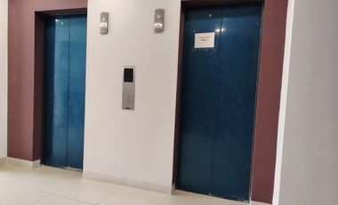 consultorio en arriendo en avenida 30 de agosto. Cod A5498