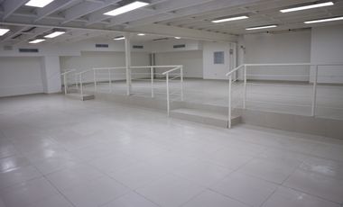 LOCAL COMERCIAL EN ALQUILER EN EL CENTRO COMERCIAL LOS PUEBLOS