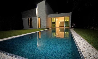 Magnífica Residencia nueva en el Fraccionamiento Lomas de Cocoyoc.