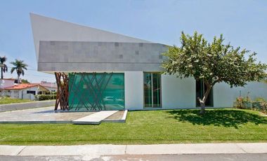 Magnífica Residencia nueva en el Fraccionamiento Lomas de Cocoyoc.