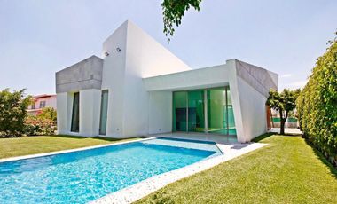 Magnífica Residencia nueva en el Fraccionamiento Lomas de Cocoyoc.