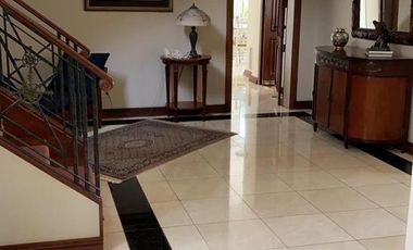 VENTA DE MANSIÓN CON VISTA AL RIO EN SAMBORONDÓN