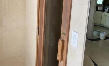 VENTA DE MANSIÓN CON VISTA AL RIO EN SAMBORONDÓN