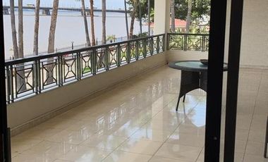 VENTA DE MANSIÓN CON VISTA AL RIO EN SAMBORONDÓN