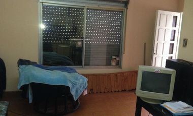 Casa para 2 Familias en venta en Wilde Este