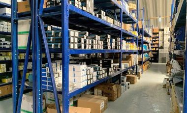 Bodega  con oficinas en Venta Tlalnemex