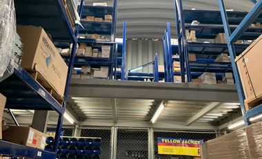 Bodega  con oficinas en Venta Tlalnemex