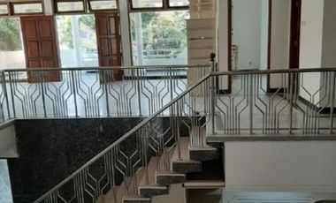 Rumah JALAN BALI, SBY PUSAT Area Komersial, cocok untuk hunian dan Usaha