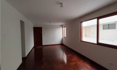 VENDO  DEPARTAMENTO TRIPLEX  EN URB. PESCASEROLI - TACNA