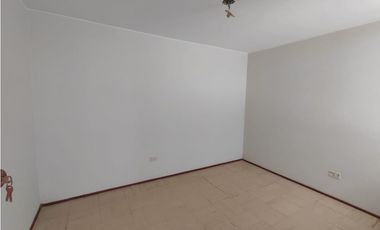 VENDO  DEPARTAMENTO TRIPLEX  EN URB. PESCASEROLI - TACNA